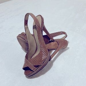 Womens high heel sandal /